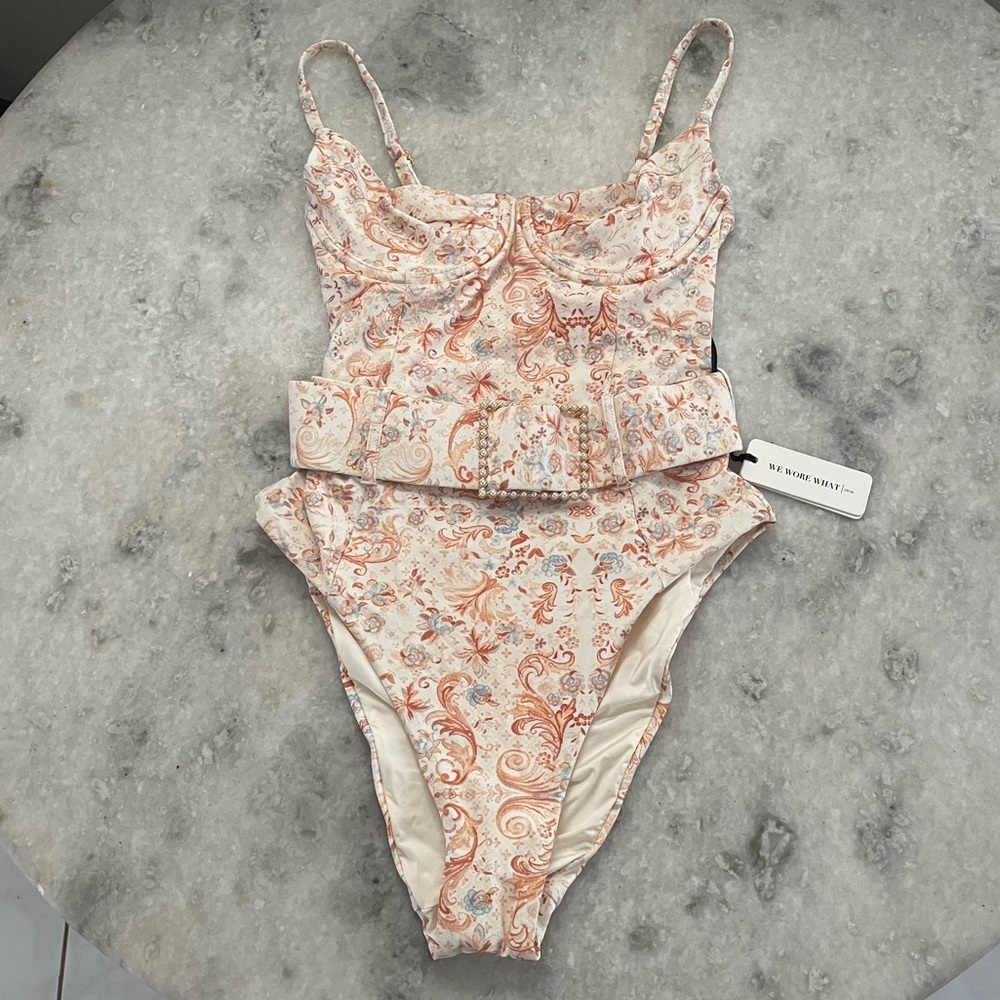 WeWoreWhat Danielle One Piece Swim Suit - Picture 5 of 13
